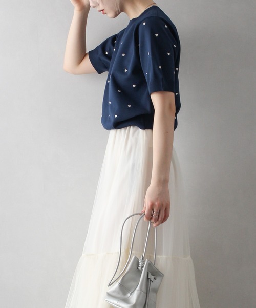 SpRay(スプレイ)の「ハート刺繍ショートスリーブニット(ニット/セーター・レディース・アイボリー/ネイビー/ライトベージュ/ブラック・FREE)」の12枚目の写真
