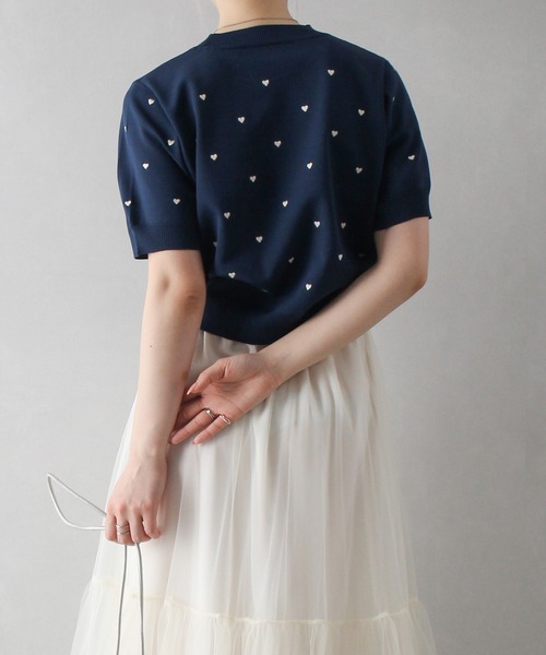 SpRay(スプレイ)の「ハート刺繍ショートスリーブニット(ニット/セーター・レディース・アイボリー/ネイビー/ライトベージュ/ブラック・FREE)」の13枚目の写真
