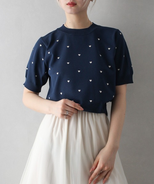 SpRay(スプレイ)の「ハート刺繍ショートスリーブニット(ニット/セーター・レディース・アイボリー/ネイビー/ライトベージュ/ブラック・FREE)」の14枚目の写真