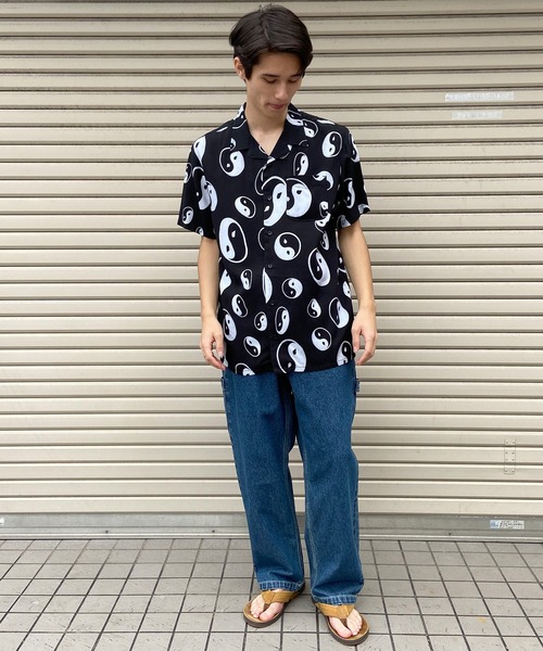 VOLCOM（ボルコム）の「VOLCOM/ボルコム 半袖シャツ 総柄 フラワー ボタニカル 陰陽マーク A0422400（シャツ/ブラウス・メンズ・ブラック/マルチ・M/L）」の6枚目の写真