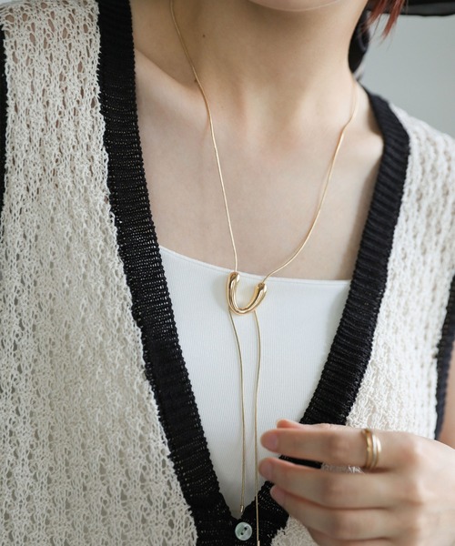 select MOCA（セレクトモカ）の「U字ループタイネックレス（ネックレス・レディース・ゴールド/シルバー・FREE）」の13枚目の写真