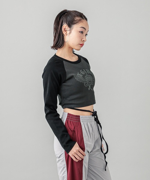 X-girl（エックスガール）の「CROWN AND WINGS RAGLAN L/S BABY