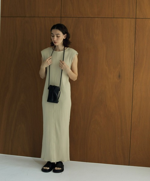 anuke(アンヌーク)の「Leather Pochette(ショルダーバッグ・レディース・ブラック・FREE)」の3枚目の写真