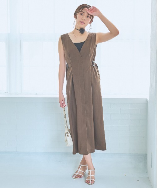 mysty woman(ミスティウーマン)の「サイドタブジャンスカ 135839(ジャンパースカート・レディース・チャコールグレー/ダークブラウン/ベージュ・FREE)」の3枚目の写真