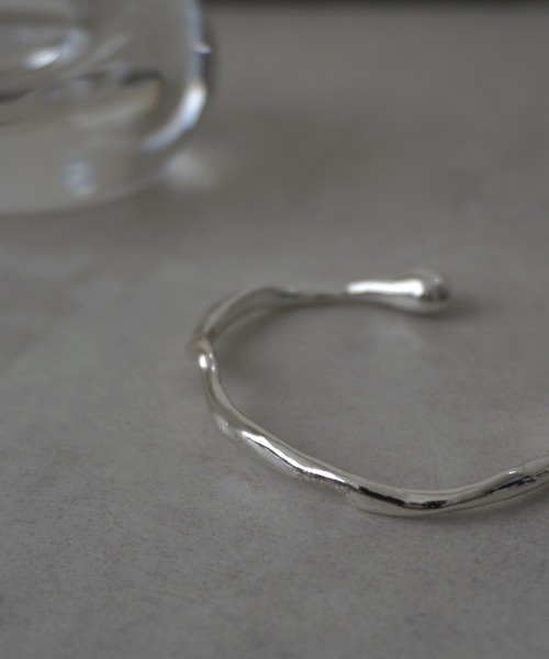 Lynn.(リン)の「twing bangle(バングル/リストバンド・レディース・シルバー・FREE)」の15枚目の写真