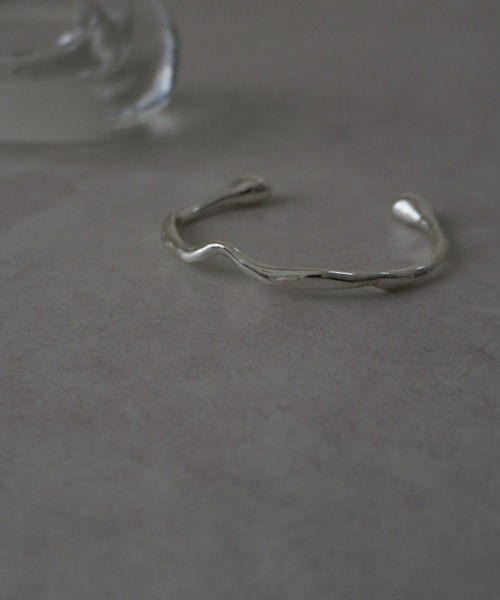 Lynn.(リン)の「twing bangle(バングル/リストバンド・レディース・シルバー・FREE)」の17枚目の写真