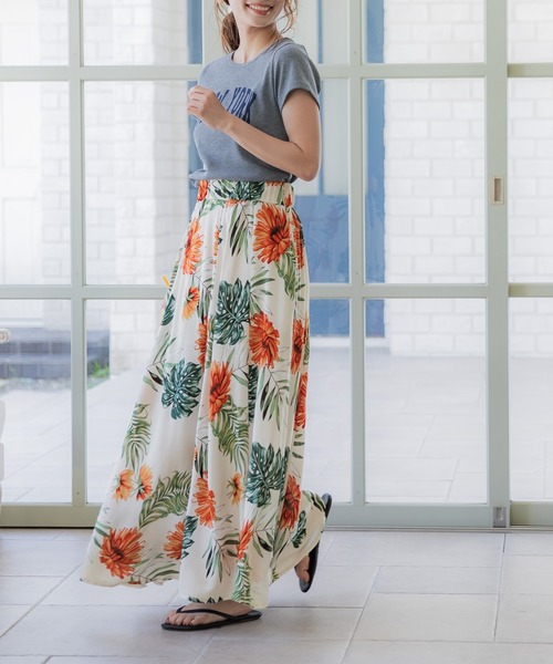 セール】【WEB限定セール】とろレーヨンマーガレット柄フレア