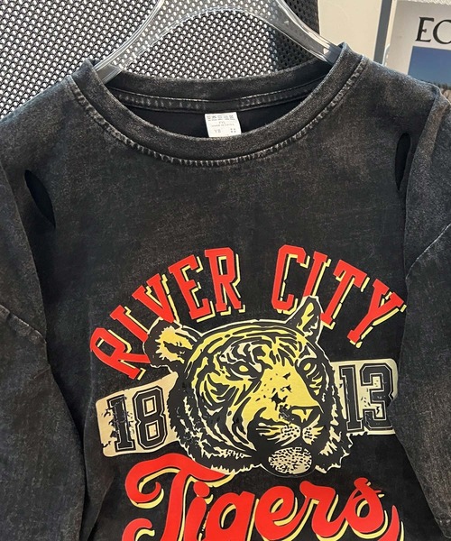 ARCADE（アーケード）の「タイガー プリント クラッシュ ダメージ加工 ピグメント オーバーサイズ 半袖Tシャツ  -ARCADE Limited Line-（Tシャツ/カットソー・レディース・ブラック・FREE）」の4枚目の写真