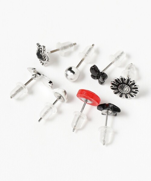 BEAMS BOY（ビームスボーイ）の「プチ ピアス セット 8P（ピアス（両耳用）・レディース・ブラック・ONE SIZE）」の2枚目の写真