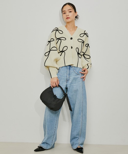 ADAM ET ROPE'(アダムエロペ)の「【サステナブル・WEB限定】ワンハンドル結びミニバッグ(ハンドバッグ・レディース・レッド/シルバー/ブラック・FREE)」の4枚目の写真