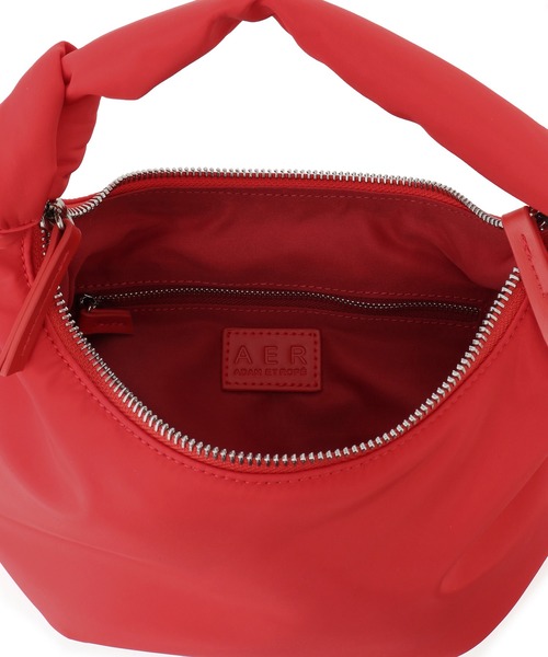 ADAM ET ROPE'(アダムエロペ)の「【サステナブル・WEB限定】ワンハンドル結びミニバッグ(ハンドバッグ・レディース・レッド/シルバー/ブラック・FREE)」の16枚目の写真