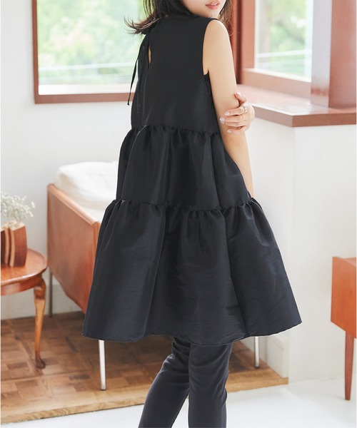 KOBE LETTUCE(コウベレタス)の「バックリボンボリューミーティアードシャイニーチュニック(チュニック・レディース・ホワイト/ブラック・M)」の8枚目の写真