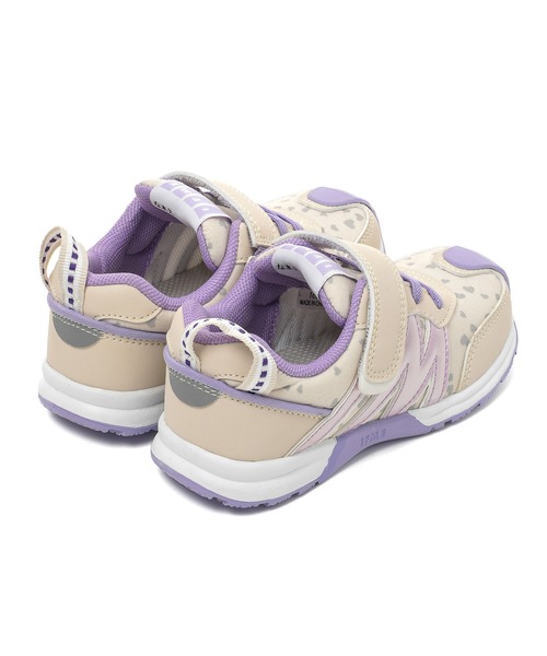 IFME（イフミー）の「KIDS｜IFME joob 細ベルトハート柄スニーカー（スニーカー・キッズ・ブラック/ベージュ・20.0cm/19.0cm/18.0cm/17.0cm/17.5cm/16.5cm/16.0cm/15.0cm/19.5cm/20.5cm/15.5cm/18.5cm/21.0cm）」の3枚目の写真