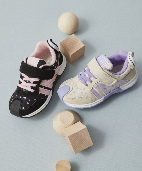 IFME（イフミー）の「KIDS｜IFME joob 細ベルトハート柄スニーカー（スニーカー・キッズ・ブラック/ベージュ・20.0cm/19.0cm/18.0cm/17.0cm/17.5cm/16.5cm/16.0cm/15.0cm/19.5cm/20.5cm/15.5cm/18.5cm/21.0cm）」の19枚目の写真