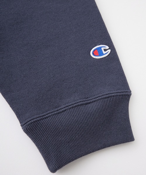 X-girl（エックスガール）の「X-girl x Champion REVERSE WEAVE R RAGLAN SWEAT TOP（スウェット・レディース・ブラック/アッシュ・S/M）」の3枚目の写真