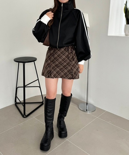 one after another NICE CLAUP（ワンアフターアナザーナイスクラップ）の「【ZOZO限定商品】サイドライントラックジャケット（ジャージ・レディース・ピンク/ネイビー/アイボリー/ブラック・FREE）」の16枚目の写真