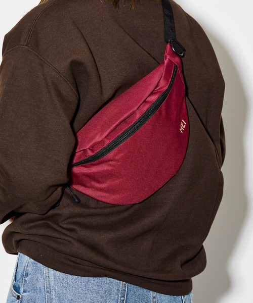 MEI(メイ)の「【 MEI / メイ 】 ミニ ボディバッグ ナイロン ウエストポーチ ショルダー STD MOON SHOULDER(ショルダーバッグ・レディース・ブラウン/オリーブドラブ/ベージュ/ネイビー/ワイン/サックスブルー/ブラック/オフホワイト/ダークグリーン/グレー・FREE)」の10枚目の写真