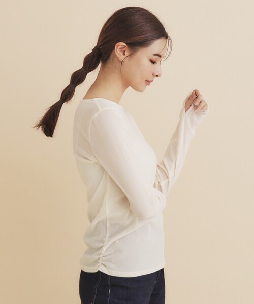 index（インデックス）の「シアーベロアシャーリングトップス【洗濯機洗い可】（Tシャツ/カットソー・レディース・ブラック/チャコールグレー/オフホワイト・00）」の4枚目の写真