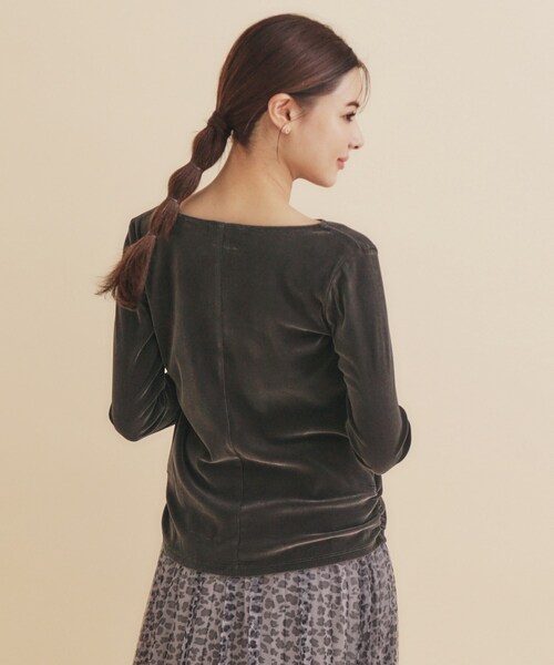 index（インデックス）の「シアーベロアシャーリングトップス【洗濯機洗い可】（Tシャツ/カットソー・レディース・ブラック/チャコールグレー/オフホワイト・00）」の8枚目の写真