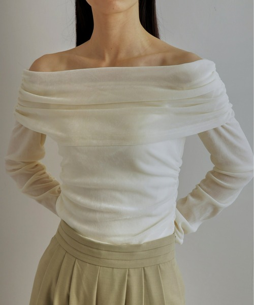 Olu.（オルドット）の「【zozo限定カラー】シアーベロアオフショルダートップス（Tシャツ/カットソー・レディース・ブラウン/ブラック/アイボリー/ブルーグレー・FREE）」の6枚目の写真