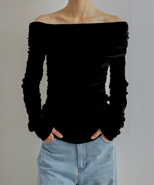 Olu.（オルドット）の「【zozo限定カラー】シアーベロアオフショルダートップス（Tシャツ/カットソー・レディース・ブラウン/ブラック/アイボリー/ブルーグレー・FREE）」の15枚目の写真