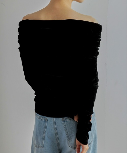 Olu.（オルドット）の「【zozo限定カラー】シアーベロアオフショルダートップス（Tシャツ/カットソー・レディース・ブラウン/ブラック/アイボリー/ブルーグレー・FREE）」の17枚目の写真