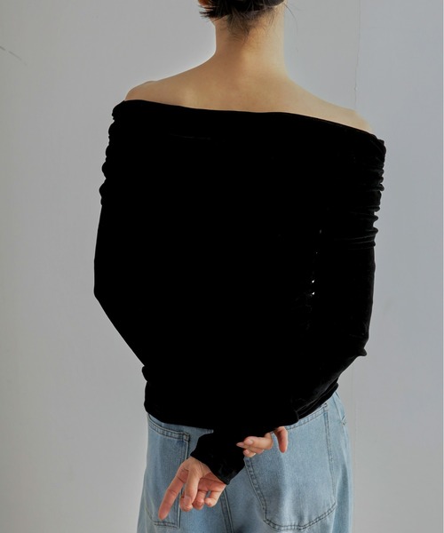 Olu.（オルドット）の「【zozo限定カラー】シアーベロアオフショルダートップス（Tシャツ/カットソー・レディース・ブラウン/ブラック/アイボリー/ブルーグレー・FREE）」の18枚目の写真