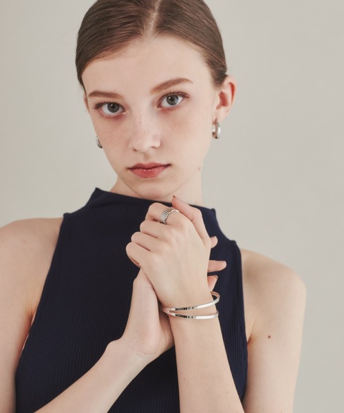 ciite' surgical stainless（シーテサージカルステンレス）の「【 金属アレルギー対応 】 2ラインバングル / ブレスレット サージカルステンレス（バングル/リストバンド・レディース・ゴールド/シルバー・FREE）」の4枚目の写真