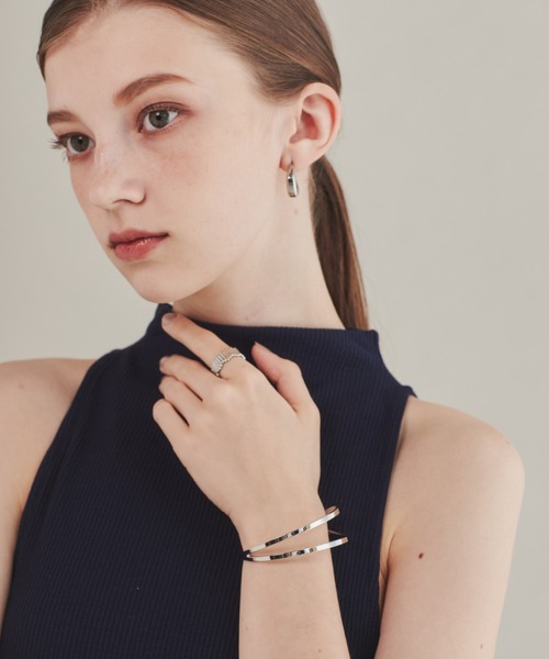 ciite' surgical stainless（シーテサージカルステンレス）の「【 金属アレルギー対応 】 2ラインバングル / ブレスレット サージカルステンレス（バングル/リストバンド・レディース・ゴールド/シルバー・FREE）」の5枚目の写真