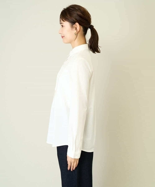 a.v.v（アーヴェヴェ）の「ピンタックシャツブラウス（シャツ/ブラウス・レディース・アイボリー/ネイビー・38/36/40/42/34）」の17枚目の写真