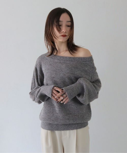 CLEIO（クレイオ）の「【CLEIO】オフショルダーニット/OFF SHOULDER KNIT/986-12626（ニット/セーター・レディース・アイボリー/ブラック/グレー・FREE）」の4枚目の写真