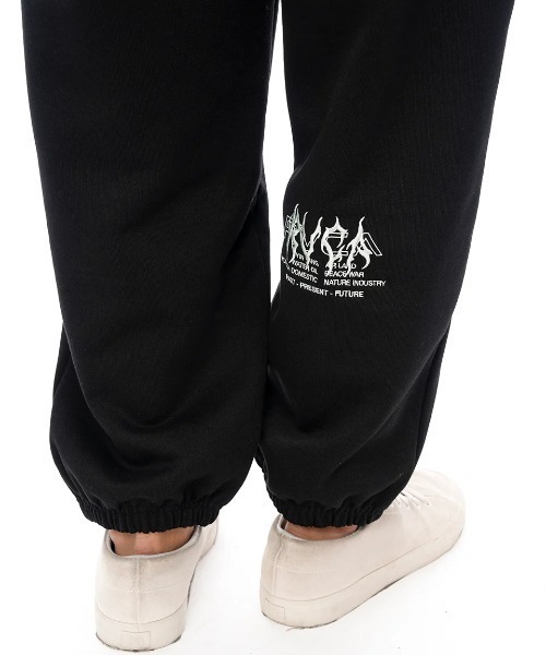 RVCA(ルーカ)の「RVCA メンズ METALURGY SWEAT PANT セットアップボトムス/ルーカセットアップ対応ロゴ刺繍スウェットパンツ(スウェットパンツ・メンズ・ブラック/ヘザーグレー/ブラック系その他・X-LARGE/XX-LARGE/MEDIUM/LARGE/SMALL)」の8枚目の写真