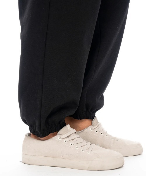 RVCA(ルーカ)の「RVCA メンズ METALURGY SWEAT PANT セットアップボトムス/ルーカセットアップ対応ロゴ刺繍スウェットパンツ(スウェットパンツ・メンズ・ブラック/ヘザーグレー/ブラック系その他・X-LARGE/XX-LARGE/MEDIUM/LARGE/SMALL)」の9枚目の写真