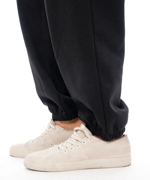 RVCA(ルーカ)の「RVCA メンズ METALURGY SWEAT PANT セットアップボトムス/ルーカセットアップ対応ロゴ刺繍スウェットパンツ(スウェットパンツ・メンズ・ブラック/ヘザーグレー/ブラック系その他・X-LARGE/XX-LARGE/MEDIUM/LARGE/SMALL)」の17枚目の写真