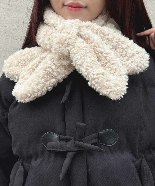 F i.n.t（フィント）の「リボンタイフェイクボアティペット/F&A/fint（ストール/ショール・レディース・クリーム/ピンク/ブラウン・FREE）」の9枚目の写真