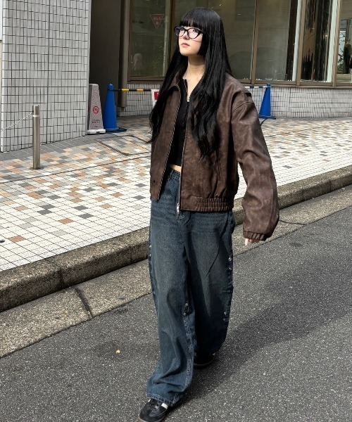 Chikashitsu +(チカシツプラス)の「ストリートファッション Chikashitsu + OaKS チカシツプラスオークス snap button design wide denim pants スナップボタンデザインワイドデニムパンツ ワイドジーンズ ジーパン ワイドパンツ ウォッシュドデニムパンツ 韓国ファッション 韓国ストリート Y2K(デニムパンツ・レディース・ブラック/ブルー・S/M/L)」の9枚目の写真