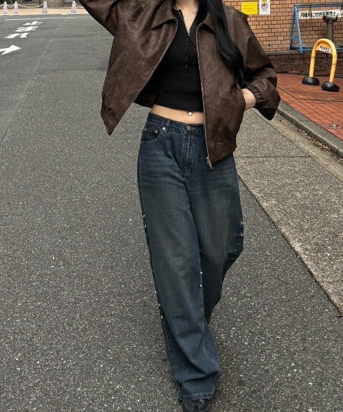 Chikashitsu +(チカシツプラス)の「ストリートファッション Chikashitsu + OaKS チカシツプラスオークス snap button design wide denim pants スナップボタンデザインワイドデニムパンツ ワイドジーンズ ジーパン ワイドパンツ ウォッシュドデニムパンツ 韓国ファッション 韓国ストリート Y2K(デニムパンツ・レディース・ブラック/ブルー・S/M/L)」の11枚目の写真