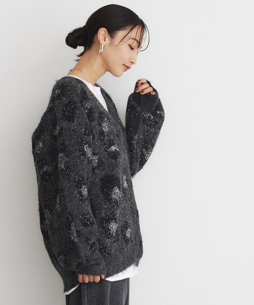 THE SHOP TK （ザ ショップ ティーケー ）の「◆起毛ヒョウ柄Vネックカーディガン（カーディガン/ボレロ・レディース・ベージュ系/チャコール・99）」の4枚目の写真