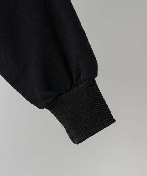 INTER FACTORY（インターファクトリー）の「DAIKI - ショートスウェットプルオーバー / Short Sweat Pullover - made in INTER FACTORY（スウェット・メンズ・グレー/ブラック・LARGE/MEDIUM/SMALL）」の8枚目の写真