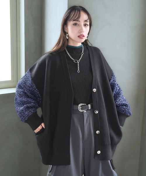 HARE（ハレ）の「ソデイソザイミドルVネックニットカーディガン(HARE)（カーディガン/ボレロ・レディース・ブラック/グレー・FREE）」の2枚目の写真