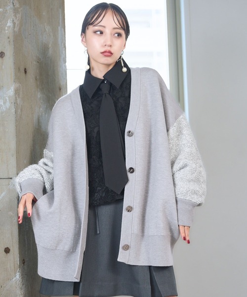 HARE（ハレ）の「ソデイソザイミドルVネックニットカーディガン(HARE)（カーディガン/ボレロ・レディース・ブラック/グレー・FREE）」の12枚目の写真