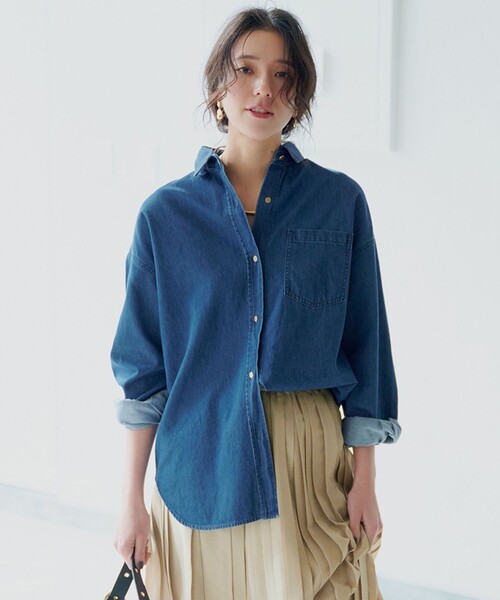 23区(ニジュウサンク)の「【洗える】ライトダンガリー 2WAY シャツ(シャツ/ブラウス・レディース・ターコイズブルー系/スカイブルー系・38/40)」の2枚目の写真