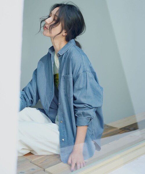 23区(ニジュウサンク)の「【洗える】ライトダンガリー 2WAY シャツ(シャツ/ブラウス・レディース・ターコイズブルー系/スカイブルー系・38/40)」の1枚目の写真