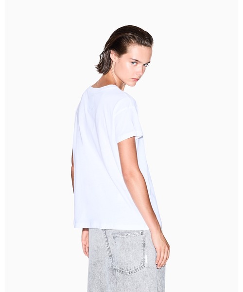 ARMANI EXCHANGE(アルマーニエクスチェンジ)の「【A|X アルマーニ エクスチェンジ】ICON 半袖クルーネックTシャツ/BOYFRIEND(Tシャツ/カットソー・レディース・ブラック/ホワイト・SMALL/MEDIUM/LARGE/X-SMALL/X-LARGE)」の14枚目の写真