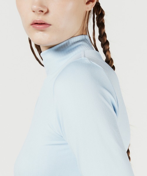 DOUBLE STANDARD CLOTHING（ダブルスタンダードクロージング）の「PIN DEAD×ESSENTIAL/ ストレッチリブハイネックプルオーバー（ニット/セーター・レディース・オフホワイト/サックスブルー・38/36）」の8枚目の写真