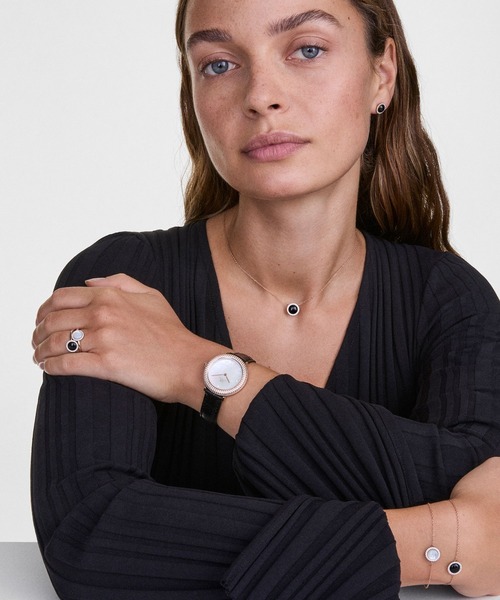 Daniel Wellington(ダニエルウェリントン)の「Crystalline Bezel MOP 本革 32MM ブラック/グリーン(アナログ腕時計・レディース・グリーン/ブラック・32mm)」の13枚目の写真