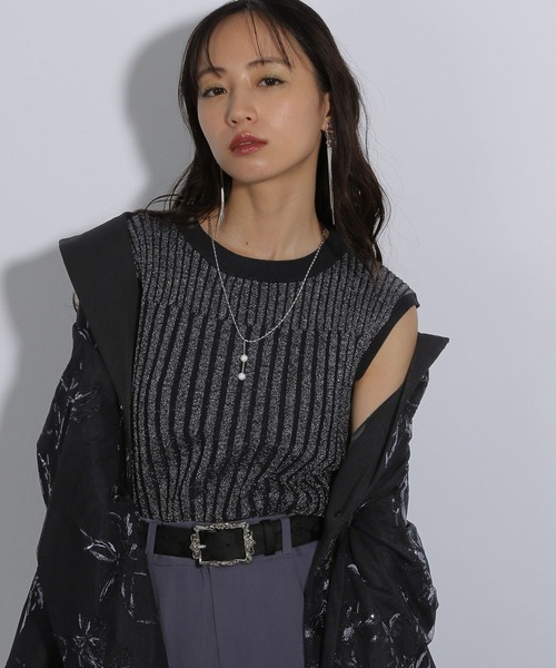 HARE（ハレ）の「ラメニットノースリーブ(HARE)（タンクトップ・レディース・ブラック/ネイビー・FREE）」の2枚目の写真