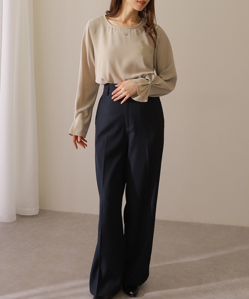 Lace Ladies（レースレディース）の「パール付き 袖タック ラウンドネック フレア プルオーバー（シャツ/ブラウス・レディース・オフホワイト/グレー/ブラック/ホワイト・FREE/S）」の6枚目の写真
