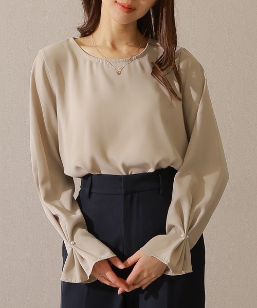 Lace Ladies（レースレディース）の「パール付き 袖タック ラウンドネック フレア プルオーバー（シャツ/ブラウス・レディース・オフホワイト/グレー/ブラック/ホワイト・FREE/S）」の7枚目の写真