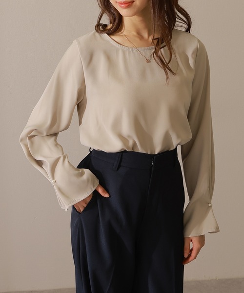 Lace Ladies（レースレディース）の「パール付き 袖タック ラウンドネック フレア プルオーバー（シャツ/ブラウス・レディース・オフホワイト/グレー/ブラック/ホワイト・FREE/S）」の8枚目の写真
